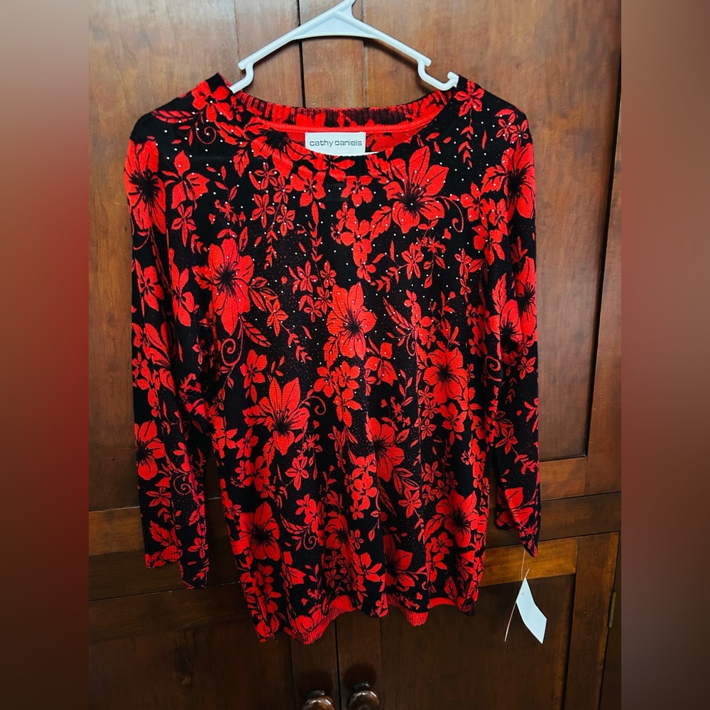 Cathy Daniels Black and Red Floral Long Sleeve lightweight Sweater - NWT